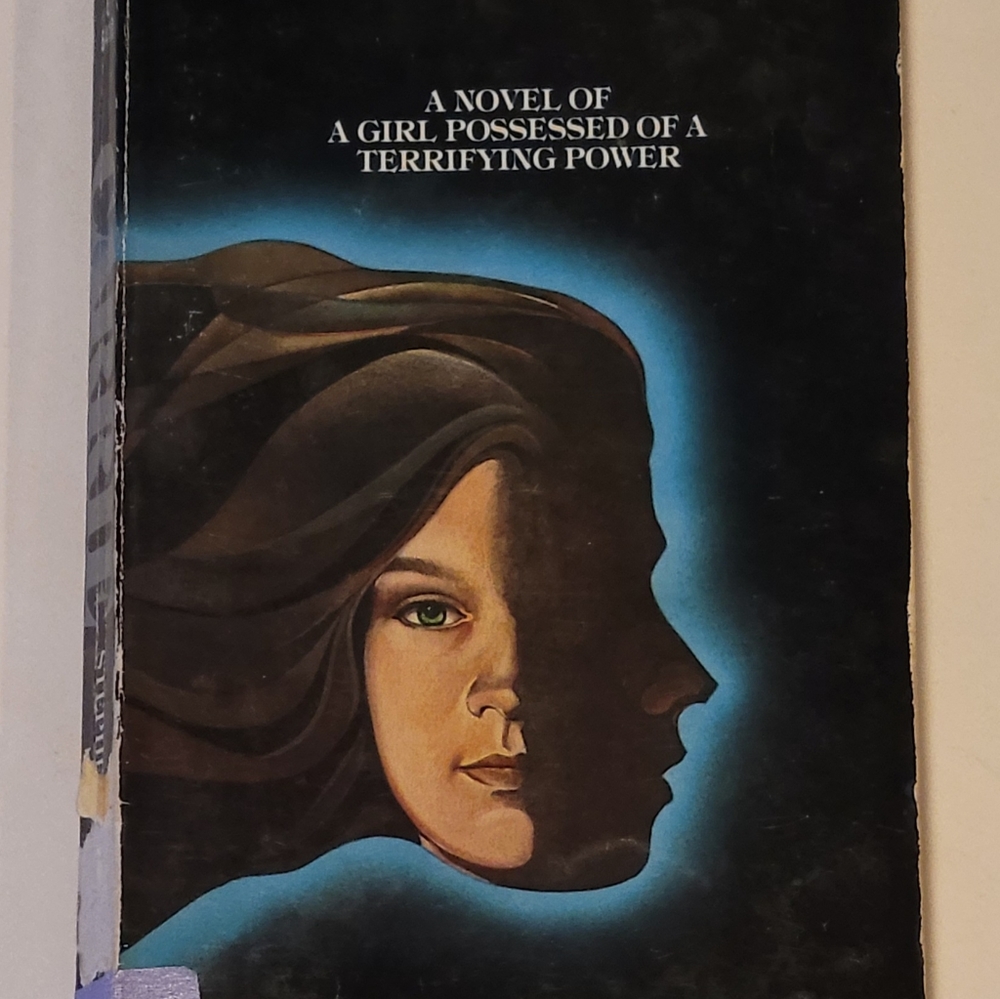 1975 Stephen king original. Carrie. Paperback novel. Horror fiction